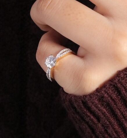 Round Infinite Shape Diamond Ring
