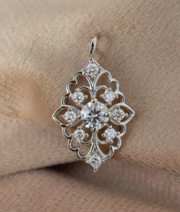 Moissanite Diamond  Pendant