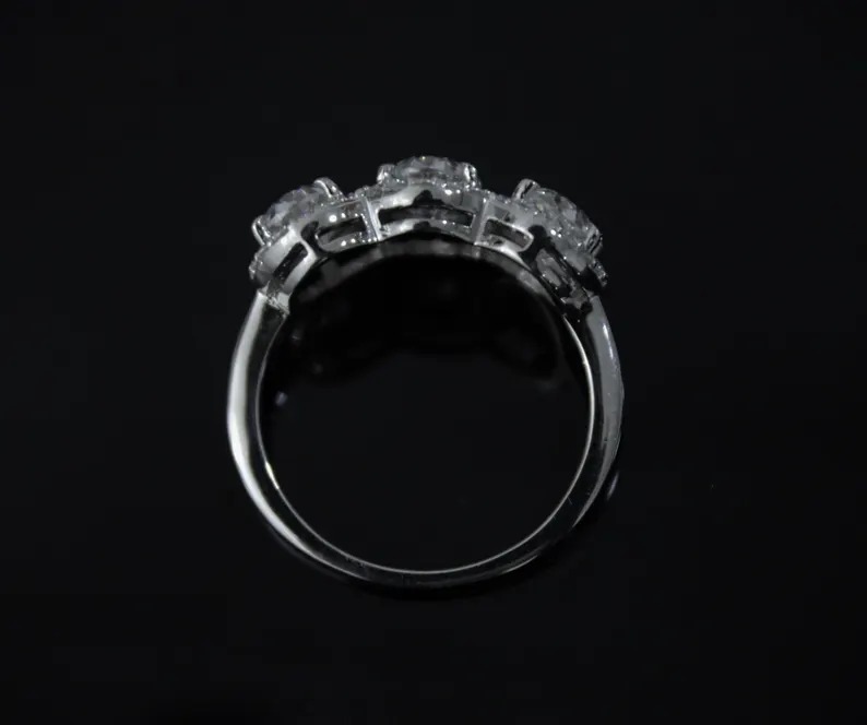 Oval cut Diamond Ring