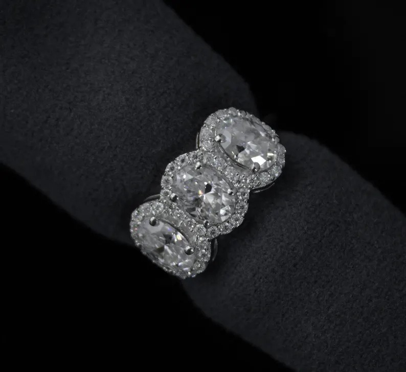Oval cut Diamond Ring