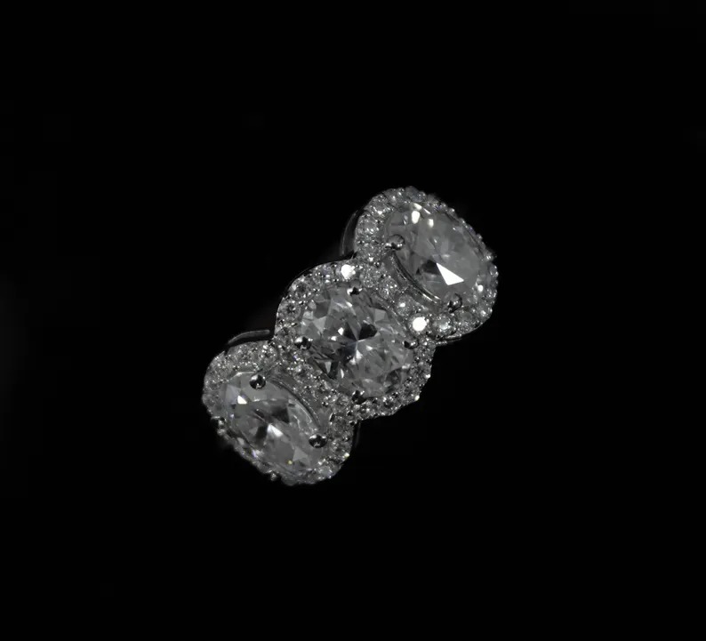 Oval cut Diamond Ring