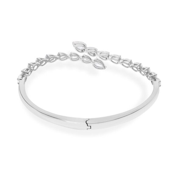Pear Cut Moissanite Diamond Bracelet
