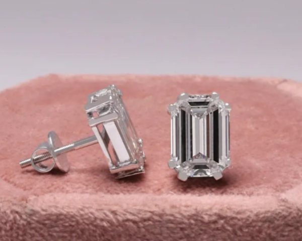 Beautiful Moissanite Earring