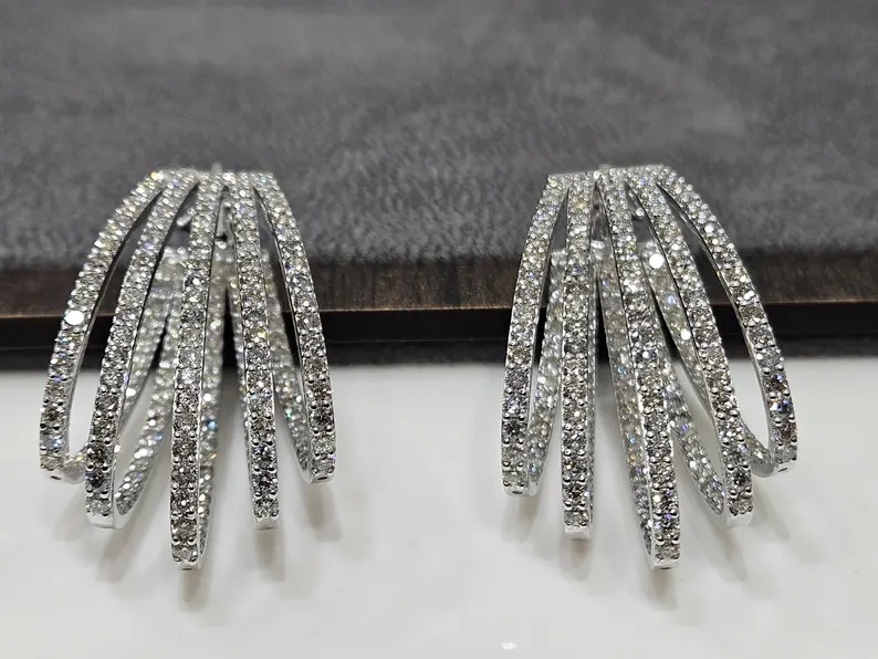 Round Cut Diamond Earring's