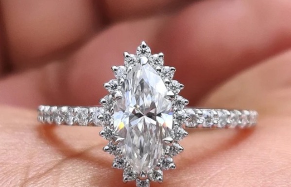 Moissanite Diamond Ring