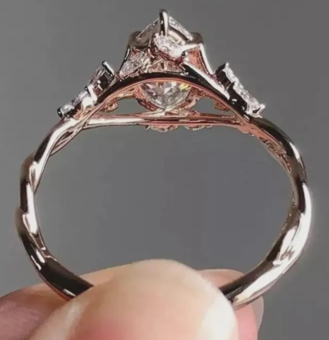 Moissanite diamond Ring