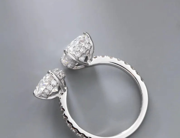 Moissanite Diamond Ring