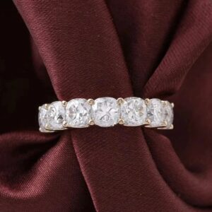Cushion Cut Moissanite Ring