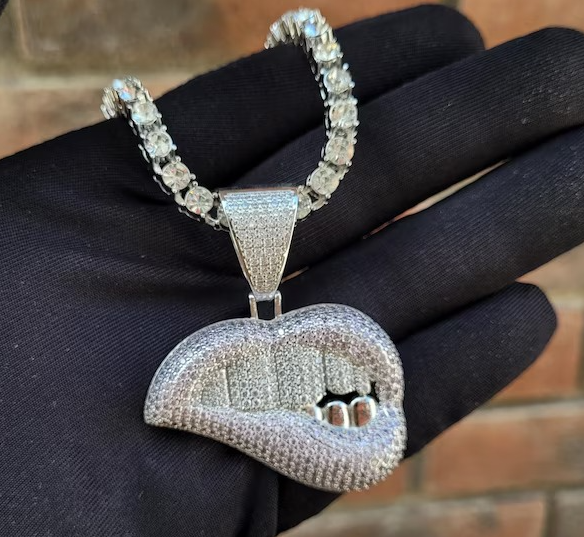 Moissanite Diamond Bling Lips