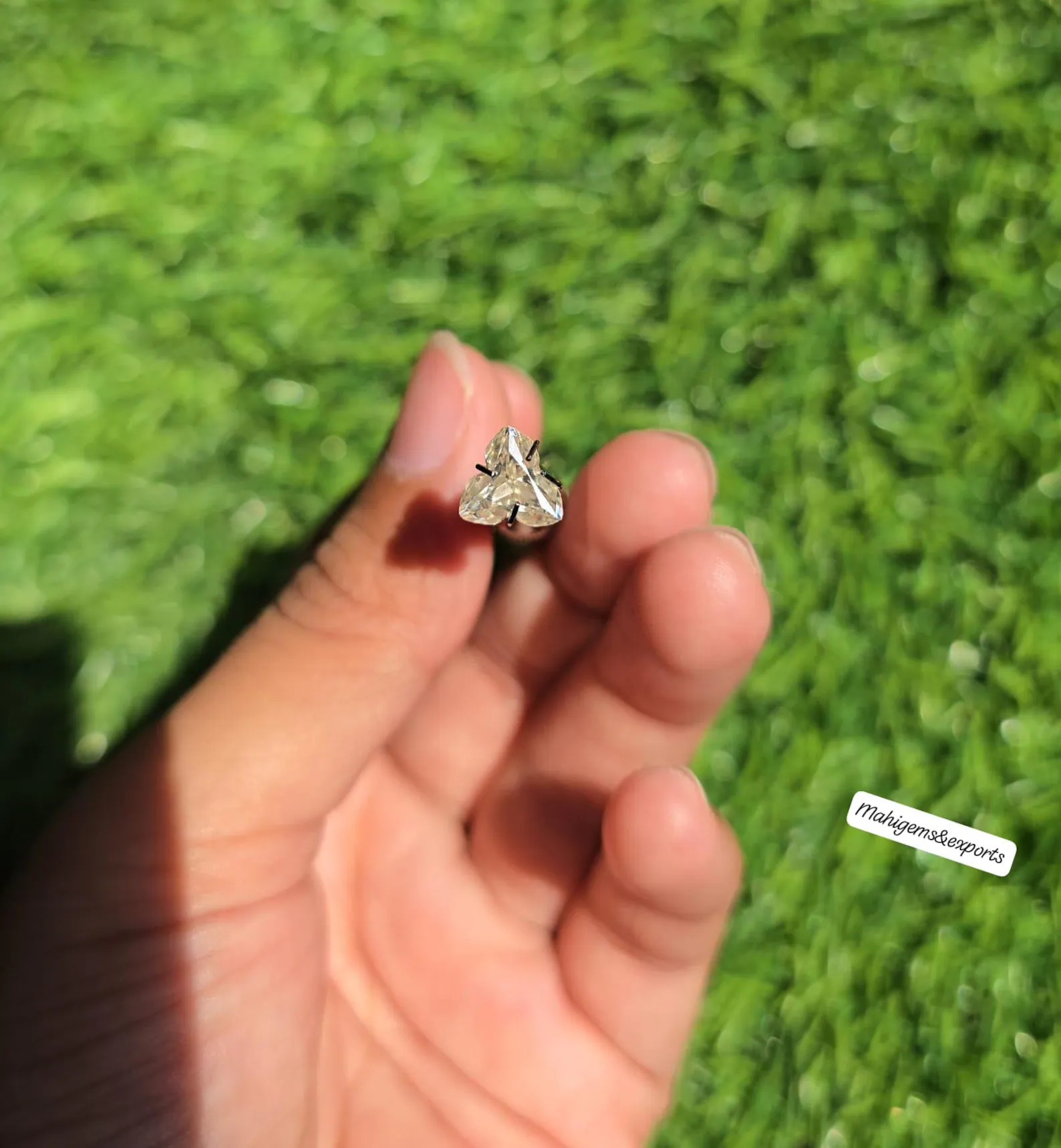 Off-White Lily Cut Moissanite (3 Pcs)