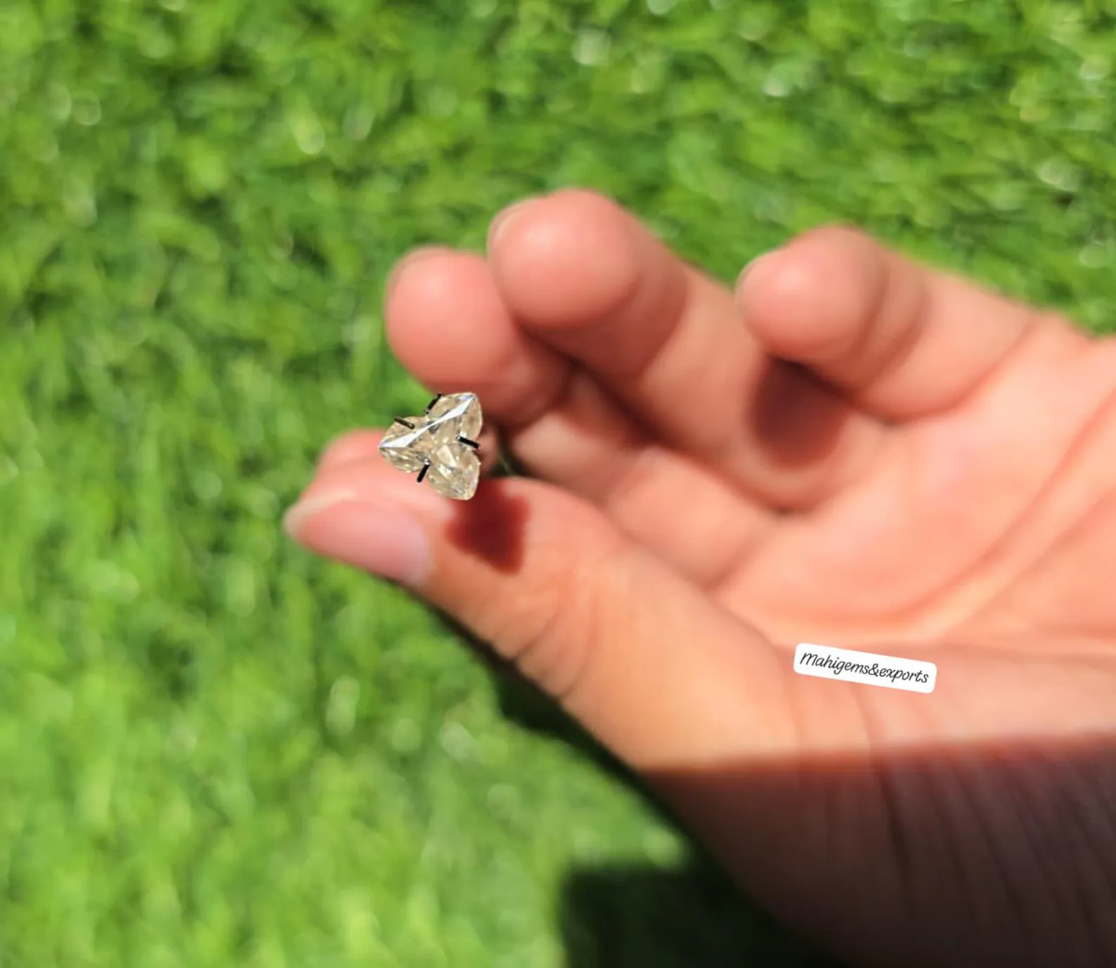Off-White Lily Cut Moissanite (3 Pcs)