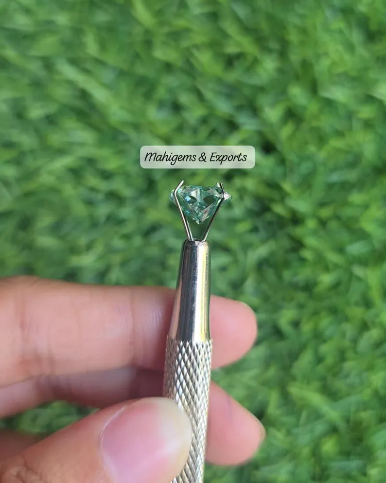 Blue Flower Cut Moissanite