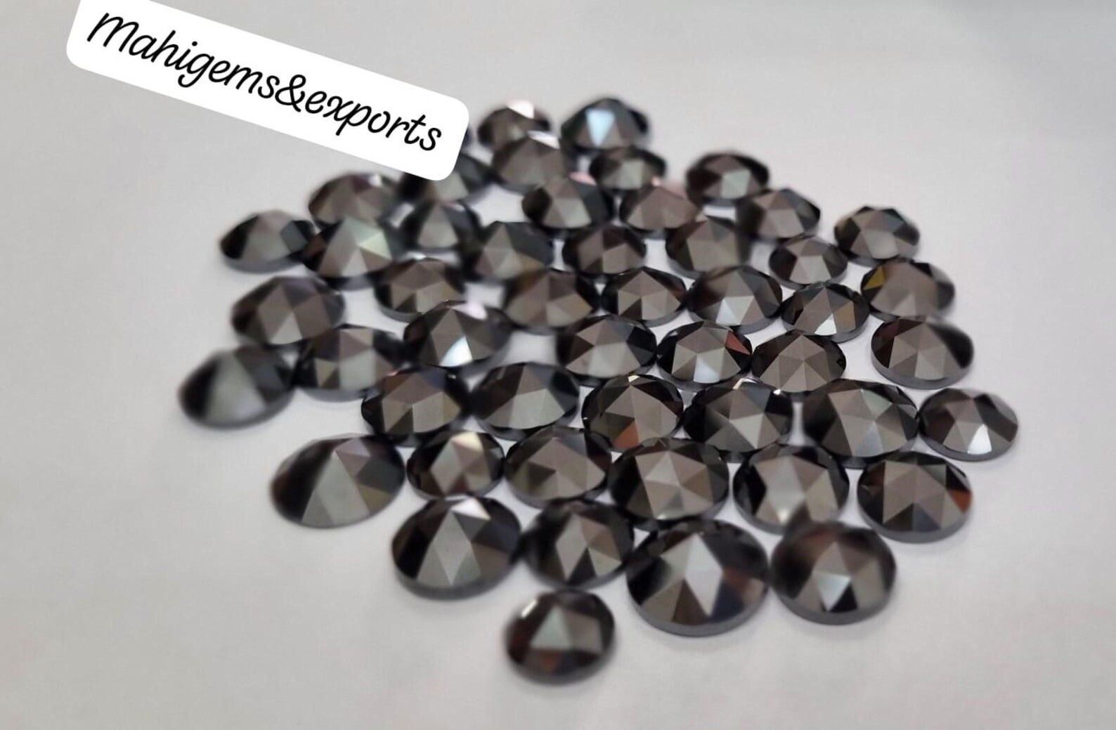 Mix Size Round Black Moissanite