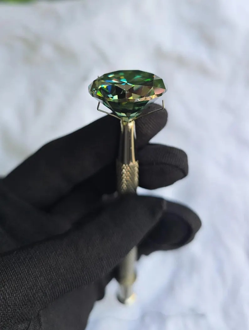 Round Brilliant Cut Moissanite