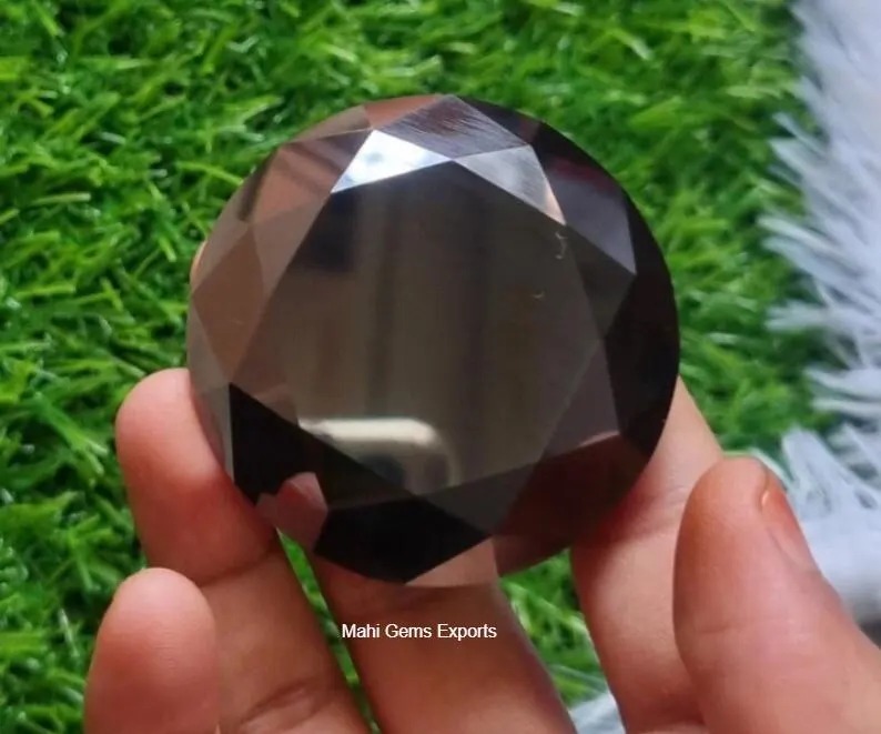 Black Round Cut Moissanite