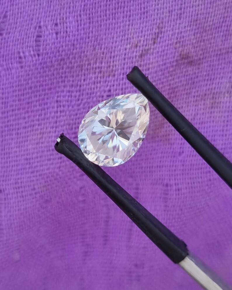 White Pear Cut Moissanite